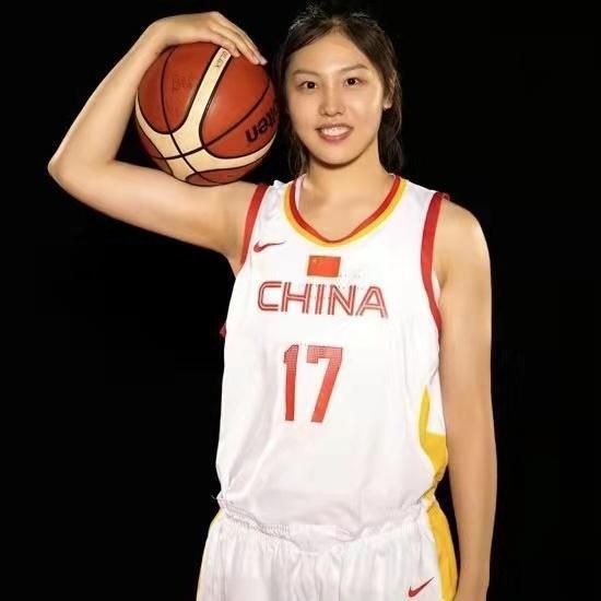 意大利杯比赛中，弗洛西诺内4-0大胜那不勒斯，历史性地晋级四分之一决赛。